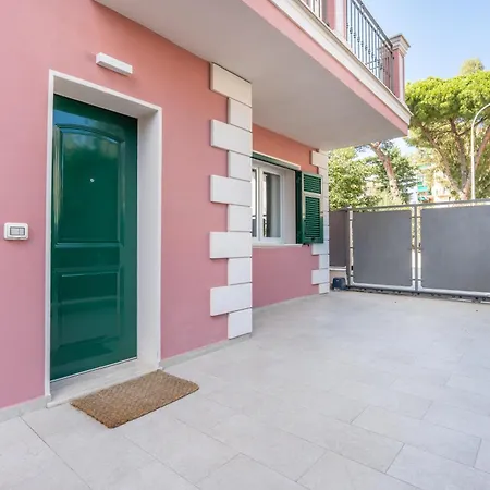 Aurea 27 - 5 Min Walk To Private Garden Holiday home *
